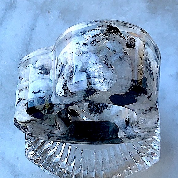 RESIN NATURAL RAINBOW MOONSTONE CHUNKS HEART SHAPED SPHERE HOLDER HAND CRAFTED - Picture 6 of 7